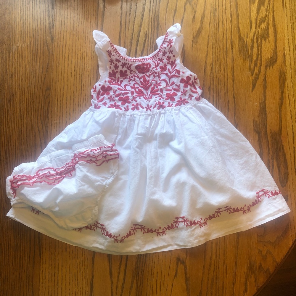 Little girls White size 12 months.